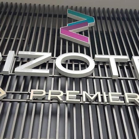 Bizotel Premier Hotel & Residence Bangkok Exterior foto
