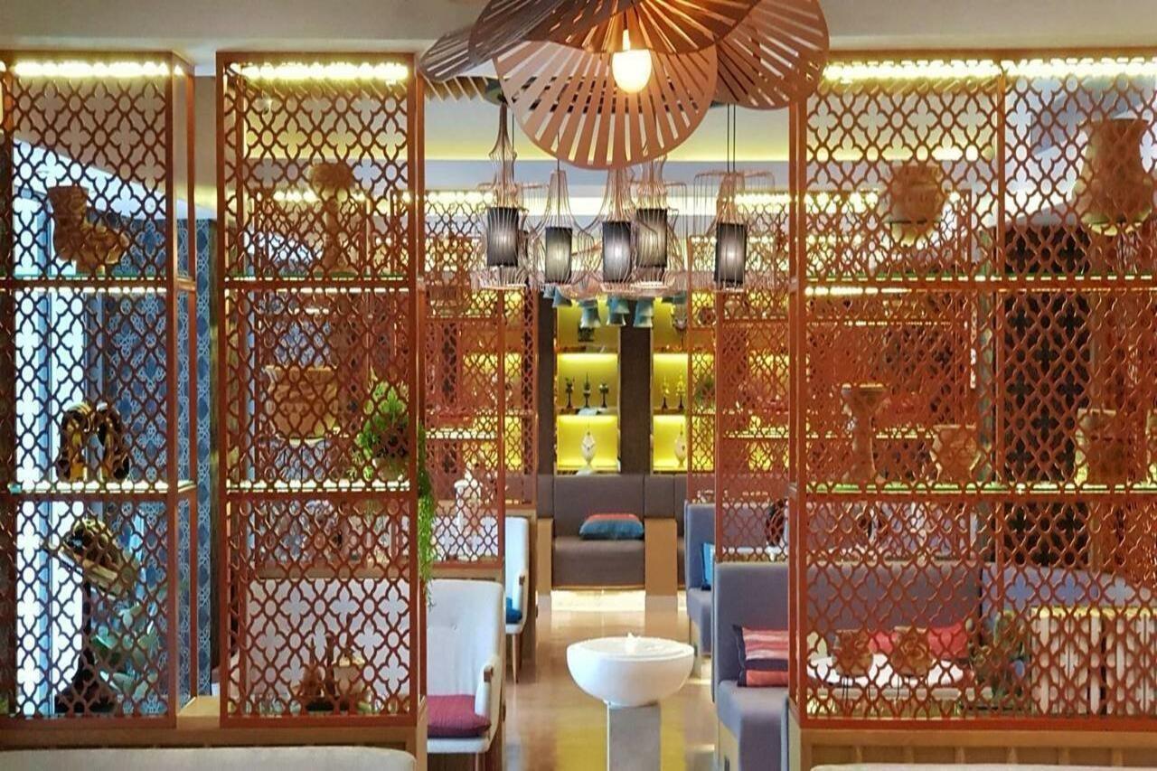 Bizotel Premier Hotel & Residence Bangkok Exterior foto
